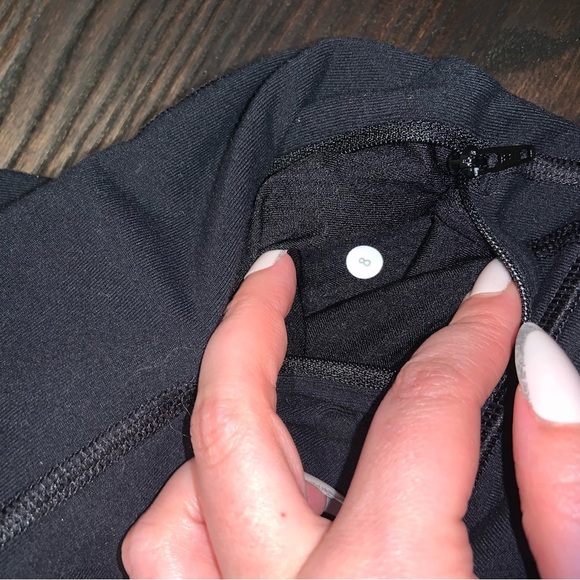 Lululemon stride 2  Jacket athletic zip black casual yoga spring active casual - Picture 10 of 11